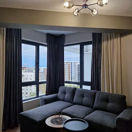 Modern 2br In Westpoint Close To Medical Uni Daire Filibe