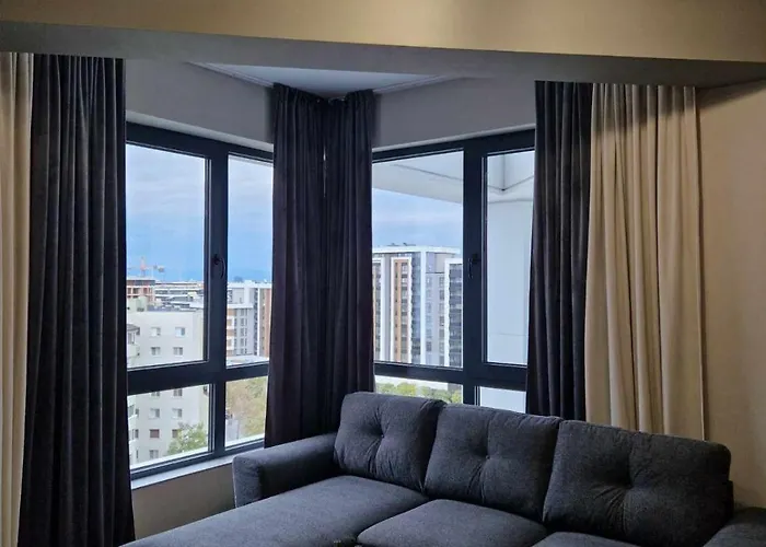 Modern 2br In Westpoint Close To Medical Uni Daire Filibe